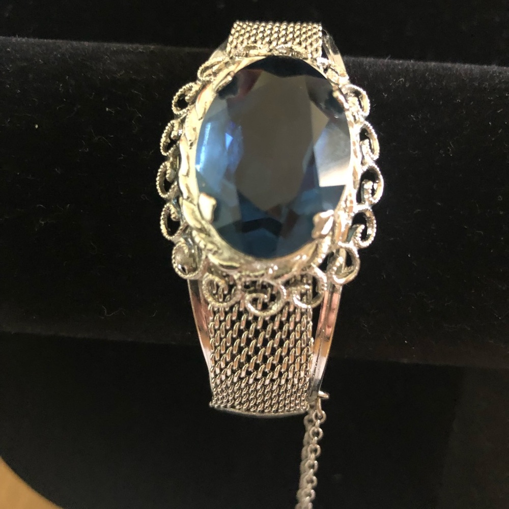 Antique bracelet from 1930-1940s with security  chain. Silver tone